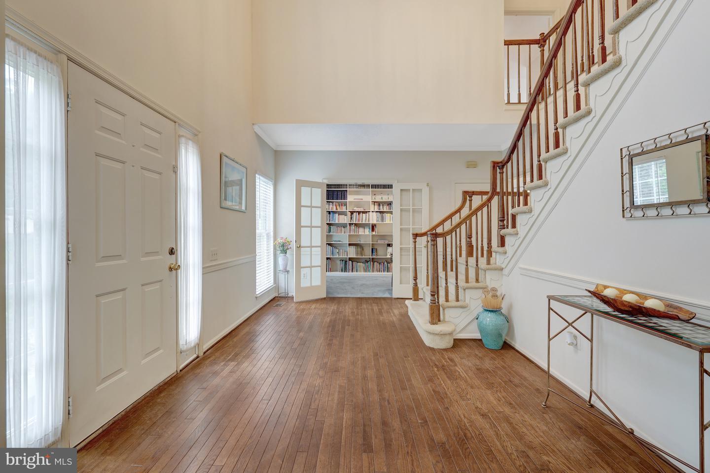 30125 MERCHANT CT, GREAT FALLS, Virginia 22066, 4 Bedrooms Bedrooms, ,2 BathroomsBathrooms,Residential,For sale,30125 MERCHANT CT,VALO2093816 MLS # VALO2093816