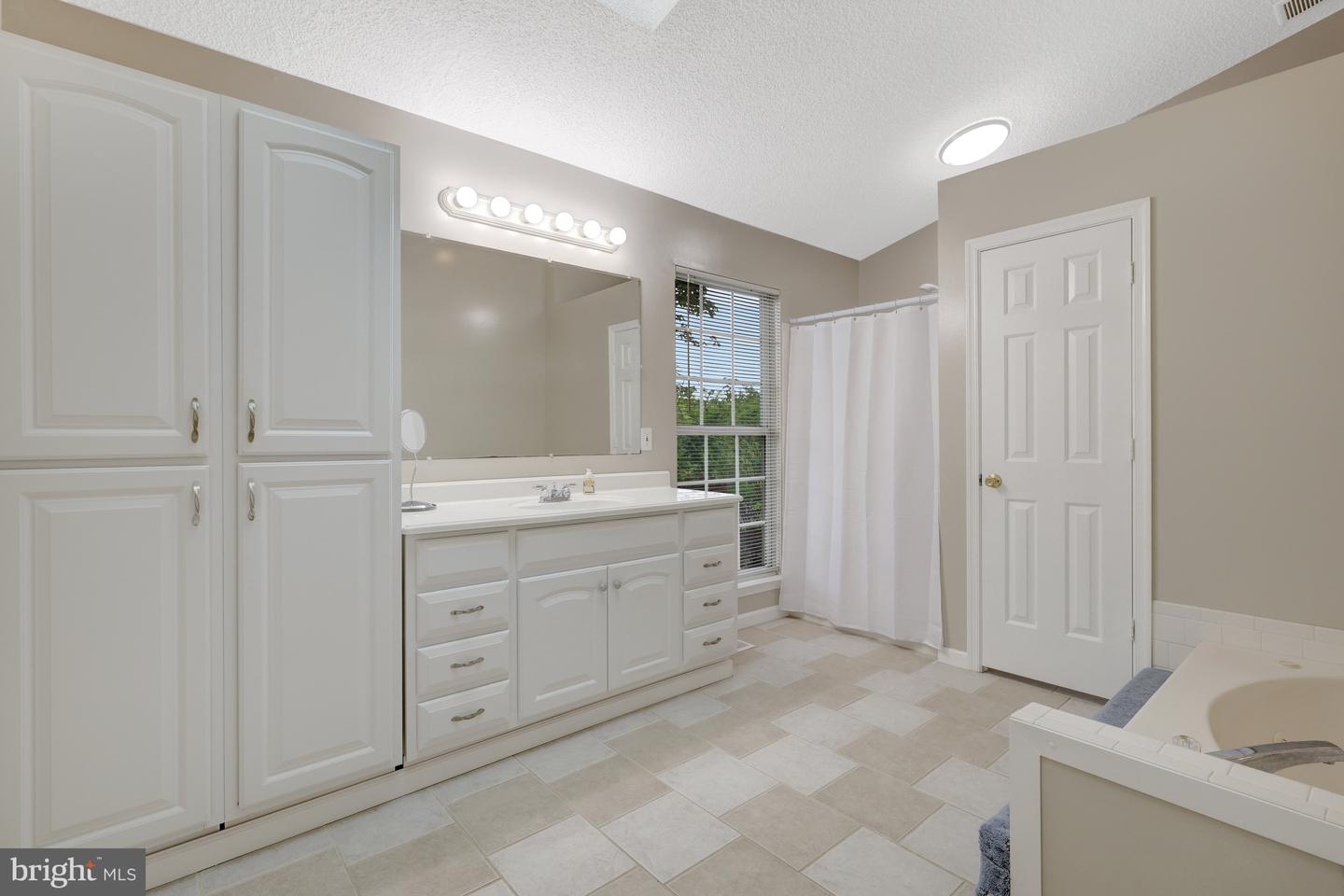 30125 MERCHANT CT, GREAT FALLS, Virginia 22066, 4 Bedrooms Bedrooms, ,2 BathroomsBathrooms,Residential,For sale,30125 MERCHANT CT,VALO2093816 MLS # VALO2093816