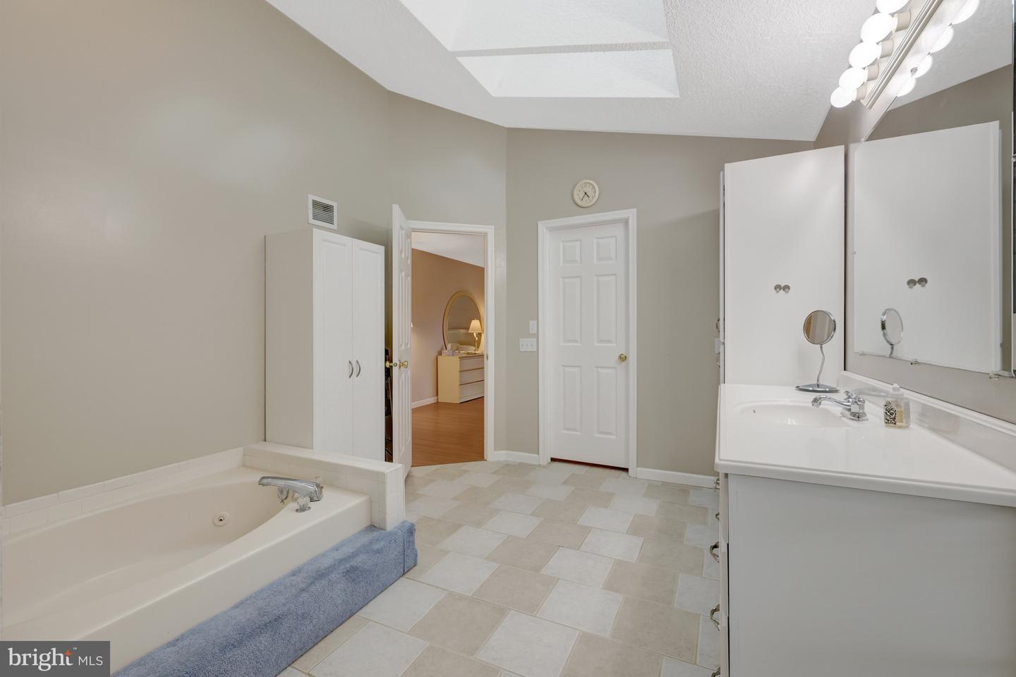 30125 MERCHANT CT, GREAT FALLS, Virginia 22066, 4 Bedrooms Bedrooms, ,2 BathroomsBathrooms,Residential,For sale,30125 MERCHANT CT,VALO2093816 MLS # VALO2093816
