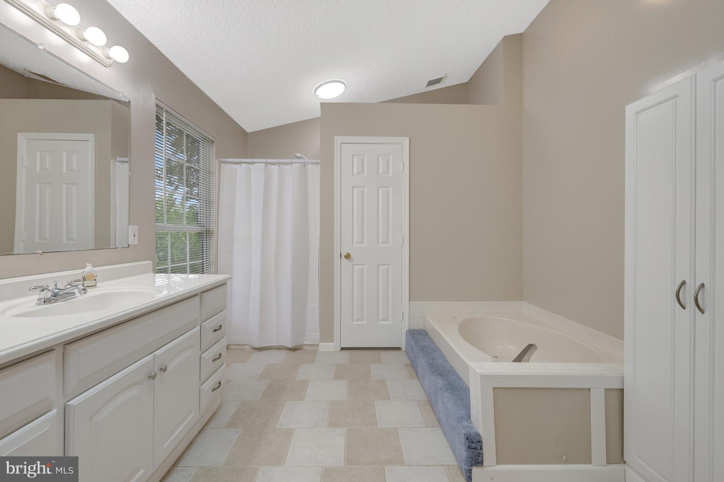 30125 MERCHANT CT, GREAT FALLS, Virginia 22066, 4 Bedrooms Bedrooms, ,2 BathroomsBathrooms,Residential,For sale,30125 MERCHANT CT,VALO2093816 MLS # VALO2093816