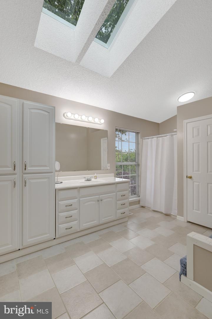 30125 MERCHANT CT, GREAT FALLS, Virginia 22066, 4 Bedrooms Bedrooms, ,2 BathroomsBathrooms,Residential,For sale,30125 MERCHANT CT,VALO2093816 MLS # VALO2093816