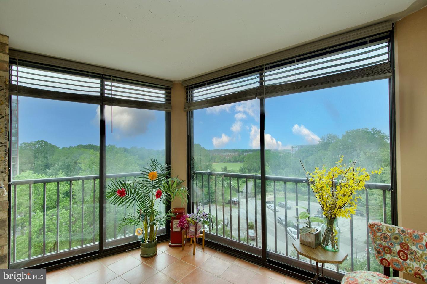 5901 MOUNT EAGLE DR #817, ALEXANDRIA, Virginia 22303, 1 Bedroom Bedrooms, ,1 BathroomBathrooms,Residential,For sale,5901 MOUNT EAGLE DR #817,VAFX2233974 MLS # VAFX2233974