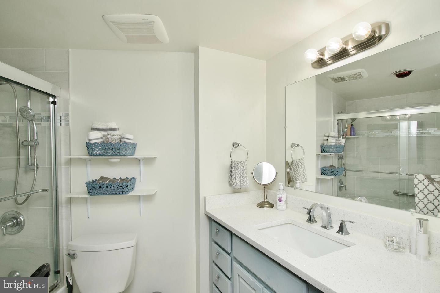 5901 MOUNT EAGLE DR #817, ALEXANDRIA, Virginia 22303, 1 Bedroom Bedrooms, ,1 BathroomBathrooms,Residential,For sale,5901 MOUNT EAGLE DR #817,VAFX2233974 MLS # VAFX2233974