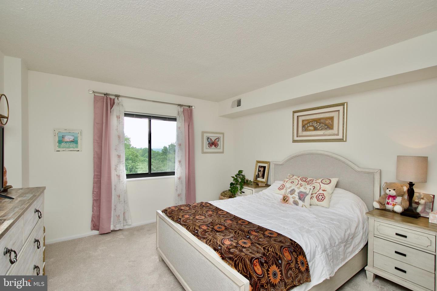 5901 MOUNT EAGLE DR #817, ALEXANDRIA, Virginia 22303, 1 Bedroom Bedrooms, ,1 BathroomBathrooms,Residential,For sale,5901 MOUNT EAGLE DR #817,VAFX2233974 MLS # VAFX2233974