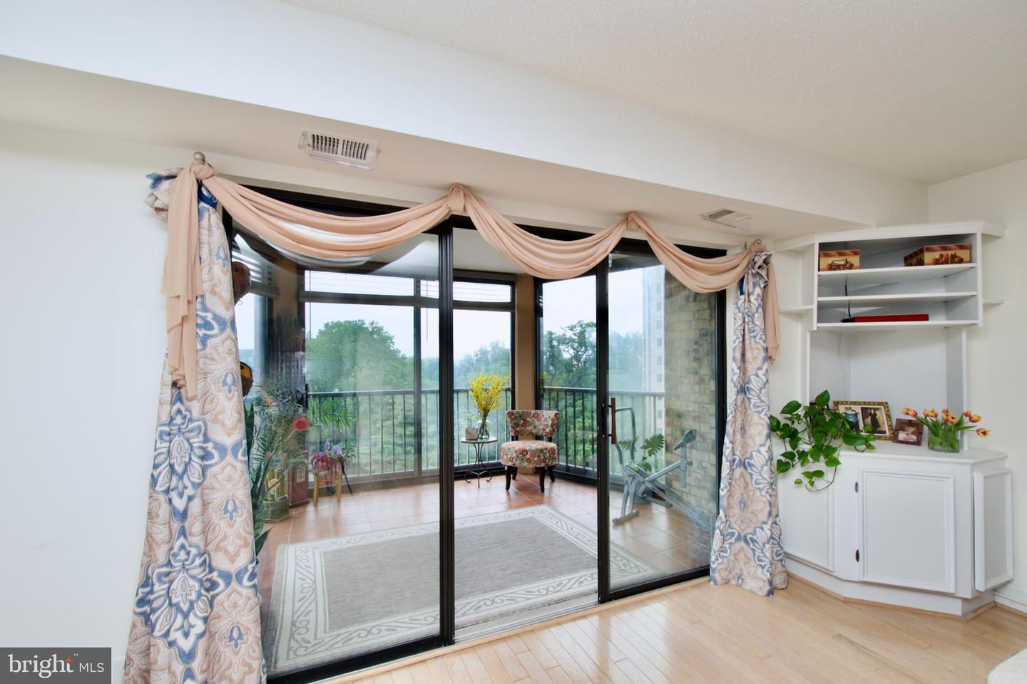 5901 MOUNT EAGLE DR #817, ALEXANDRIA, Virginia 22303, 1 Bedroom Bedrooms, ,1 BathroomBathrooms,Residential,For sale,5901 MOUNT EAGLE DR #817,VAFX2233974 MLS # VAFX2233974