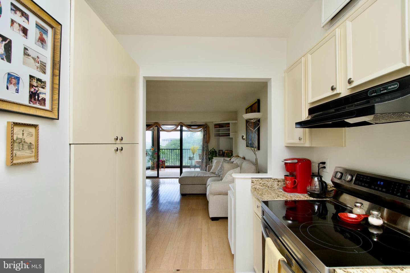 5901 MOUNT EAGLE DR #817, ALEXANDRIA, Virginia 22303, 1 Bedroom Bedrooms, ,1 BathroomBathrooms,Residential,For sale,5901 MOUNT EAGLE DR #817,VAFX2233974 MLS # VAFX2233974