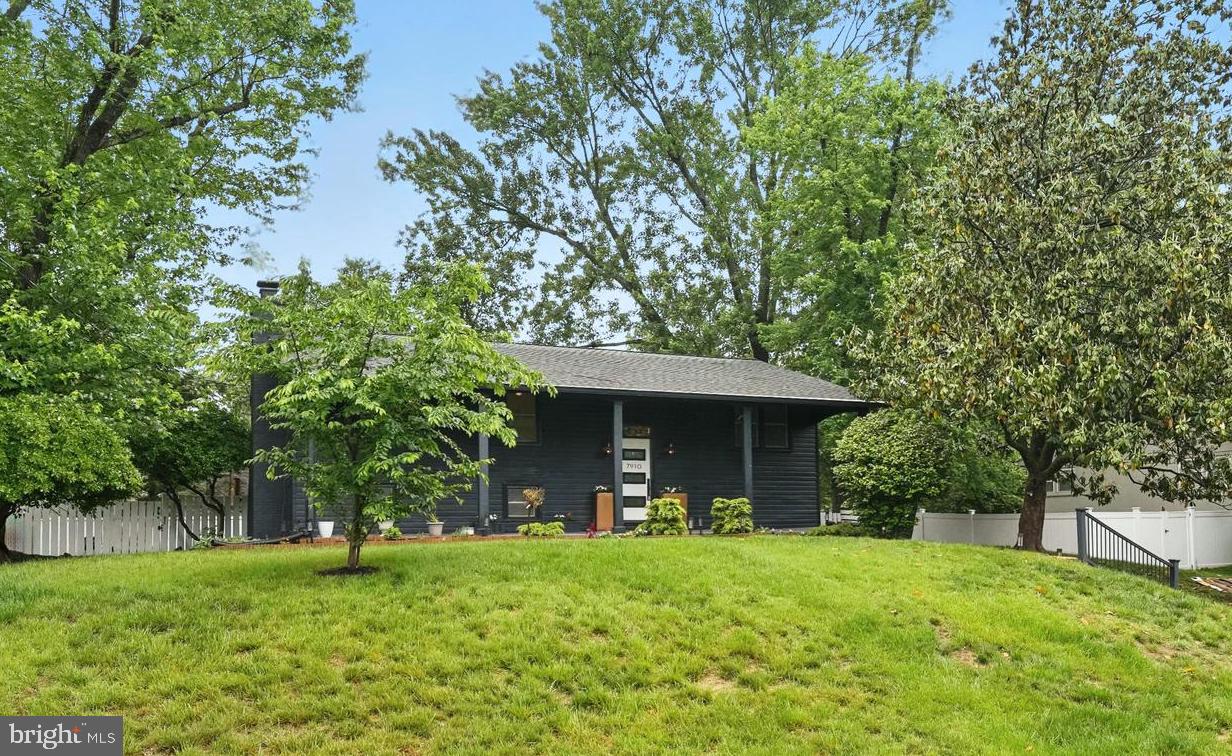 7910 BAYBERRY DR, ALEXANDRIA, Virginia 22306, 4 Bedrooms Bedrooms, ,2 BathroomsBathrooms,Residential,For sale,7910 BAYBERRY DR,VAFX2234422 MLS # VAFX2234422