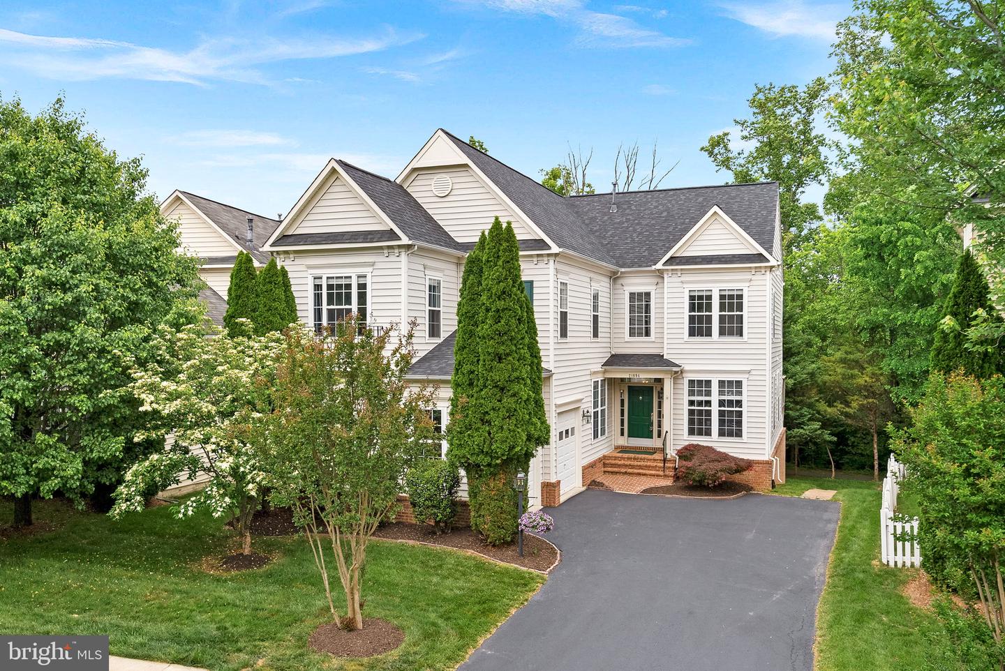 21894 WINDOVER DR, BROADLANDS, Virginia 20148, 4 Bedrooms Bedrooms, ,4 BathroomsBathrooms,Residential,For sale,21894 WINDOVER DR,VALO2094076 MLS # VALO2094076