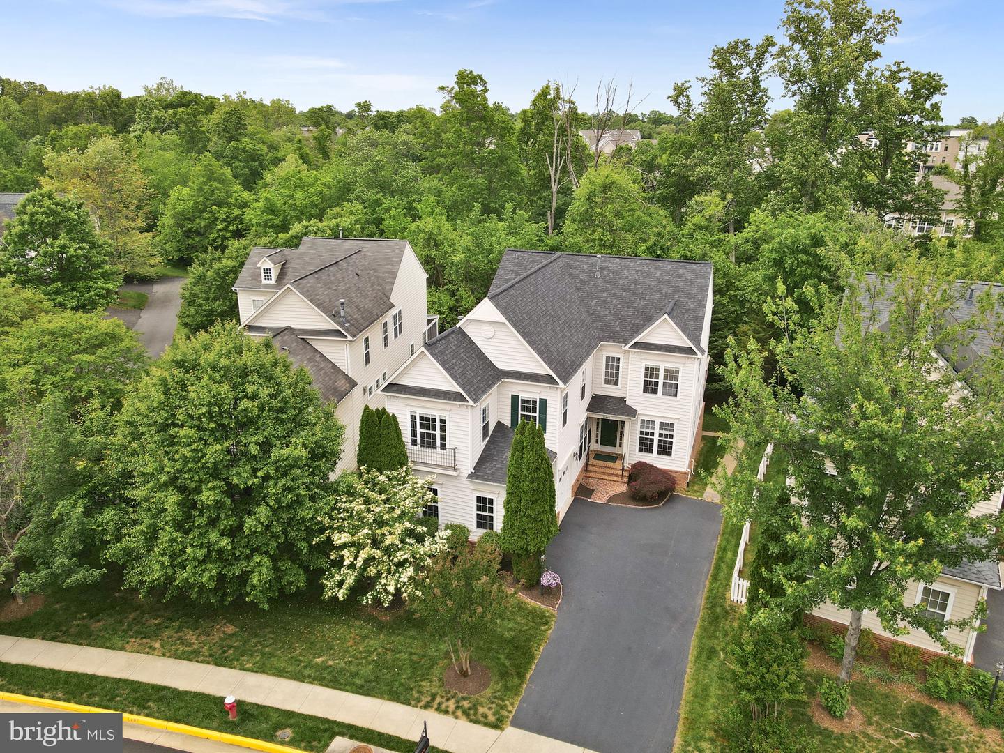 21894 WINDOVER DR, BROADLANDS, Virginia 20148, 4 Bedrooms Bedrooms, ,4 BathroomsBathrooms,Residential,For sale,21894 WINDOVER DR,VALO2094076 MLS # VALO2094076