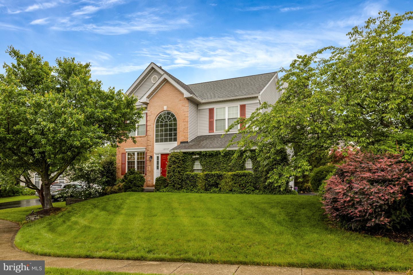 12405 WILLOW FALLS DR, HERNDON, Virginia 20170, 4 Bedrooms Bedrooms, ,3 BathroomsBathrooms,Residential,For sale,12405 WILLOW FALLS DR,VAFX2234770 MLS # VAFX2234770