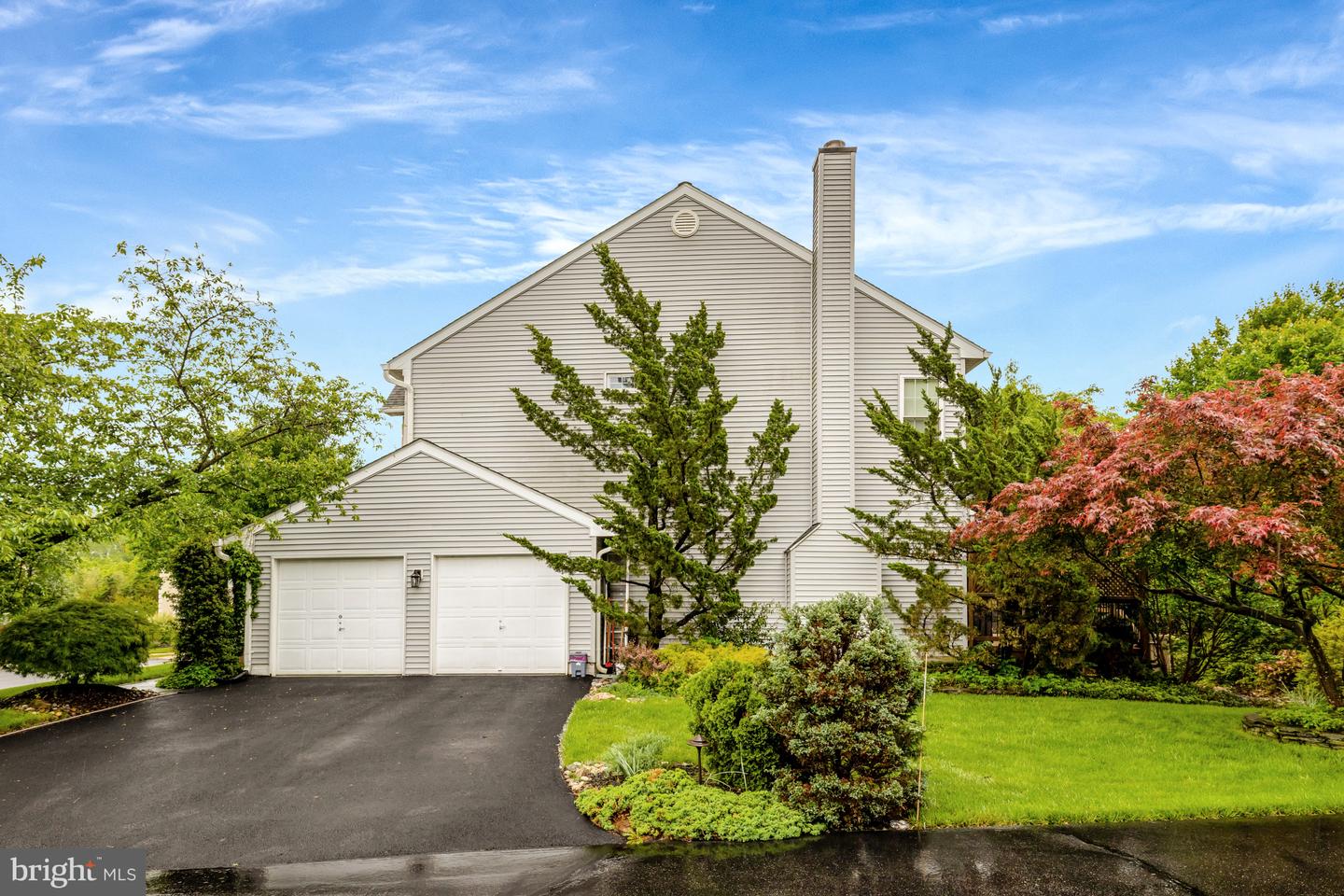 12405 WILLOW FALLS DR, HERNDON, Virginia 20170, 4 Bedrooms Bedrooms, ,3 BathroomsBathrooms,Residential,For sale,12405 WILLOW FALLS DR,VAFX2234770 MLS # VAFX2234770