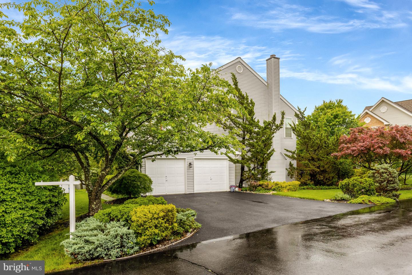 12405 WILLOW FALLS DR, HERNDON, Virginia 20170, 4 Bedrooms Bedrooms, ,3 BathroomsBathrooms,Residential,For sale,12405 WILLOW FALLS DR,VAFX2234770 MLS # VAFX2234770