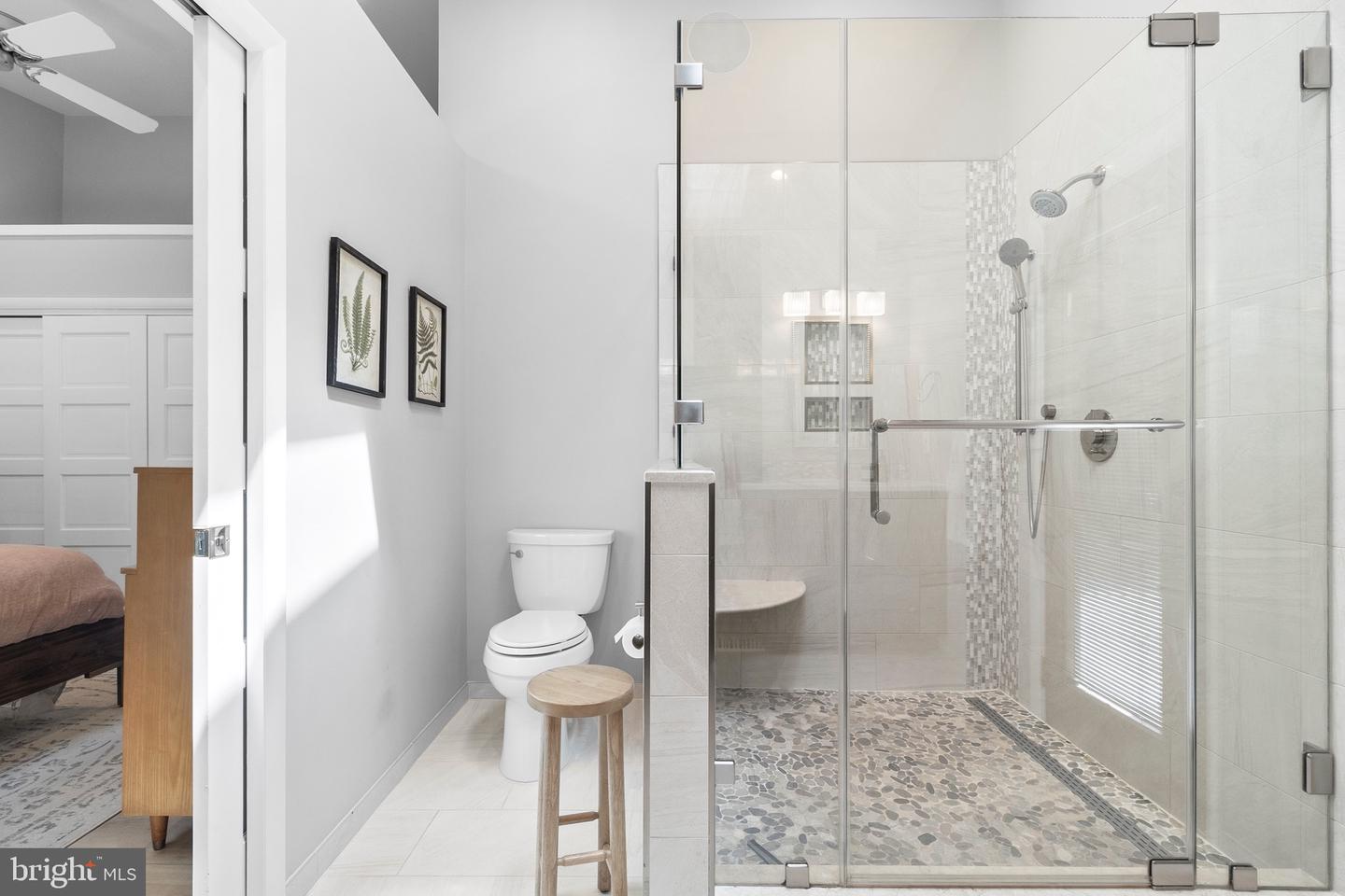 3428 EXECUTIVE AVE, FALLS CHURCH, Virginia 22042, 3 Bedrooms Bedrooms, ,2 BathroomsBathrooms,Residential,For sale,3428 EXECUTIVE AVE,VAFX2235330 MLS # VAFX2235330