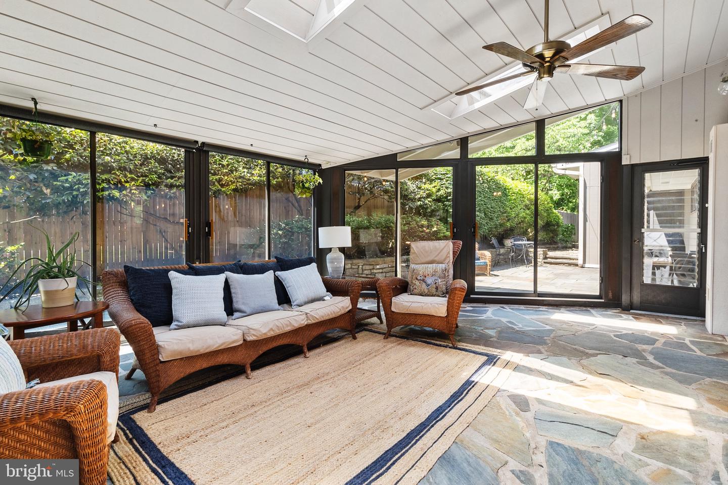 3428 EXECUTIVE AVE, FALLS CHURCH, Virginia 22042, 3 Bedrooms Bedrooms, ,2 BathroomsBathrooms,Residential,For sale,3428 EXECUTIVE AVE,VAFX2235330 MLS # VAFX2235330