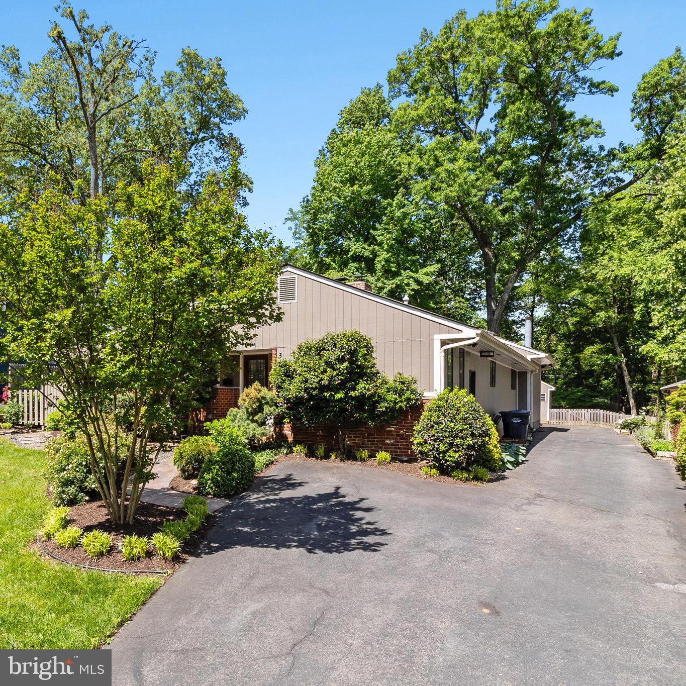 3428 EXECUTIVE AVE, FALLS CHURCH, Virginia 22042, 3 Bedrooms Bedrooms, ,2 BathroomsBathrooms,Residential,For sale,3428 EXECUTIVE AVE,VAFX2235330 MLS # VAFX2235330