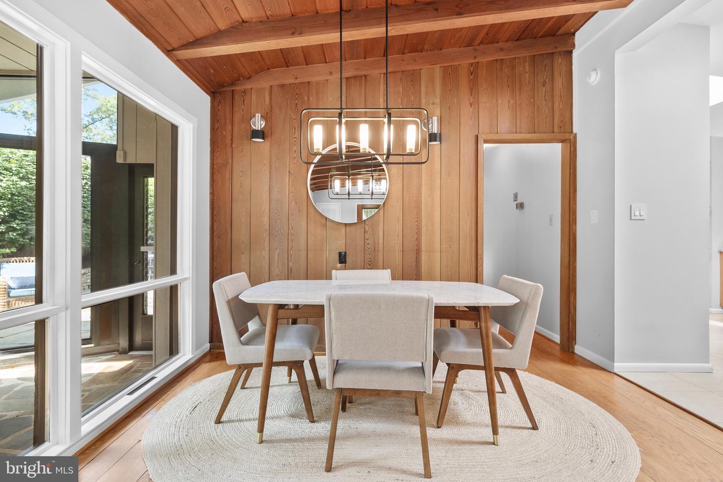 3428 EXECUTIVE AVE, FALLS CHURCH, Virginia 22042, 3 Bedrooms Bedrooms, ,2 BathroomsBathrooms,Residential,For sale,3428 EXECUTIVE AVE,VAFX2235330 MLS # VAFX2235330