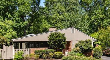 3428 EXECUTIVE AVE, FALLS CHURCH, Virginia 22042, 3 Bedrooms Bedrooms, ,2 BathroomsBathrooms,Residential,For sale,3428 EXECUTIVE AVE,VAFX2235330 MLS # VAFX2235330