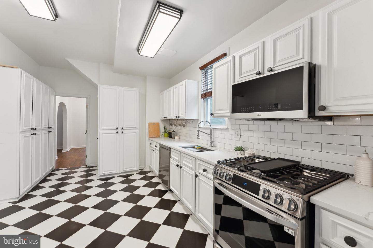 1843 MONROE ST NE, WASHINGTON, District Of Columbia 20018, 5 Bedrooms Bedrooms, ,3 BathroomsBathrooms,Residential,For sale,1843 MONROE ST NE,DCDC2196398 MLS # DCDC2196398