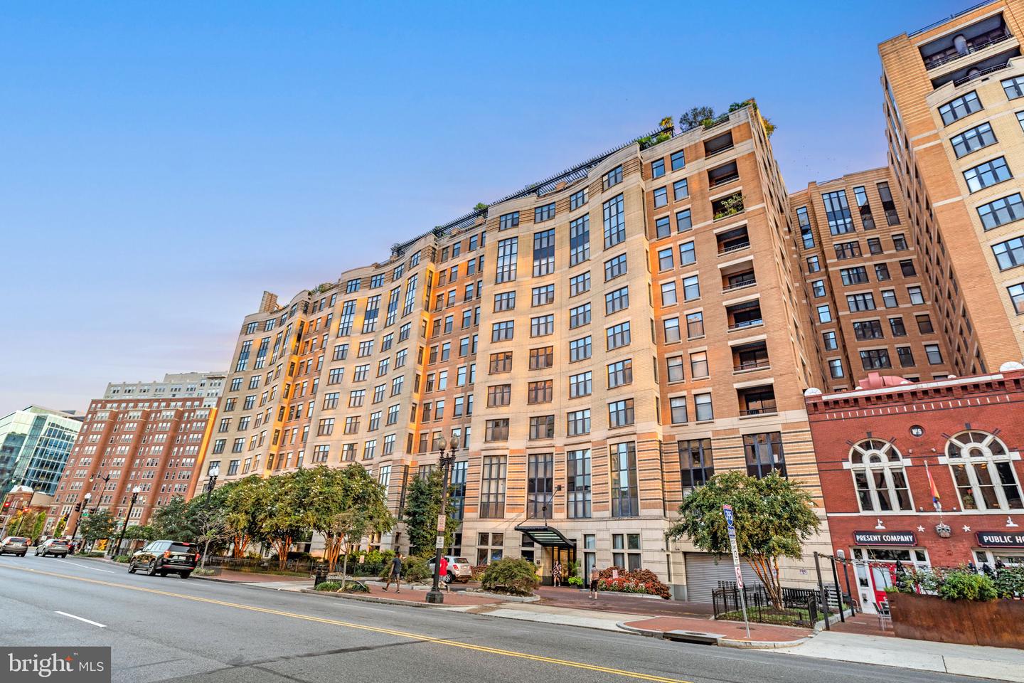 400 MASSACHUSETTS AVE NW #207, WASHINGTON, District Of Columbia 20001, 2 Bedrooms Bedrooms, ,2 BathroomsBathrooms,Residential,For sale,400 MASSACHUSETTS AVE NW #207,DCDC2196428 MLS # DCDC2196428