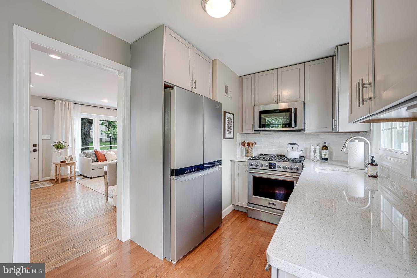 6702 CAVALIER DR, ALEXANDRIA, Virginia 22307, 3 Bedrooms Bedrooms, ,2 BathroomsBathrooms,Residential,For sale,6702 CAVALIER DR,VAFX2235722 MLS # VAFX2235722
