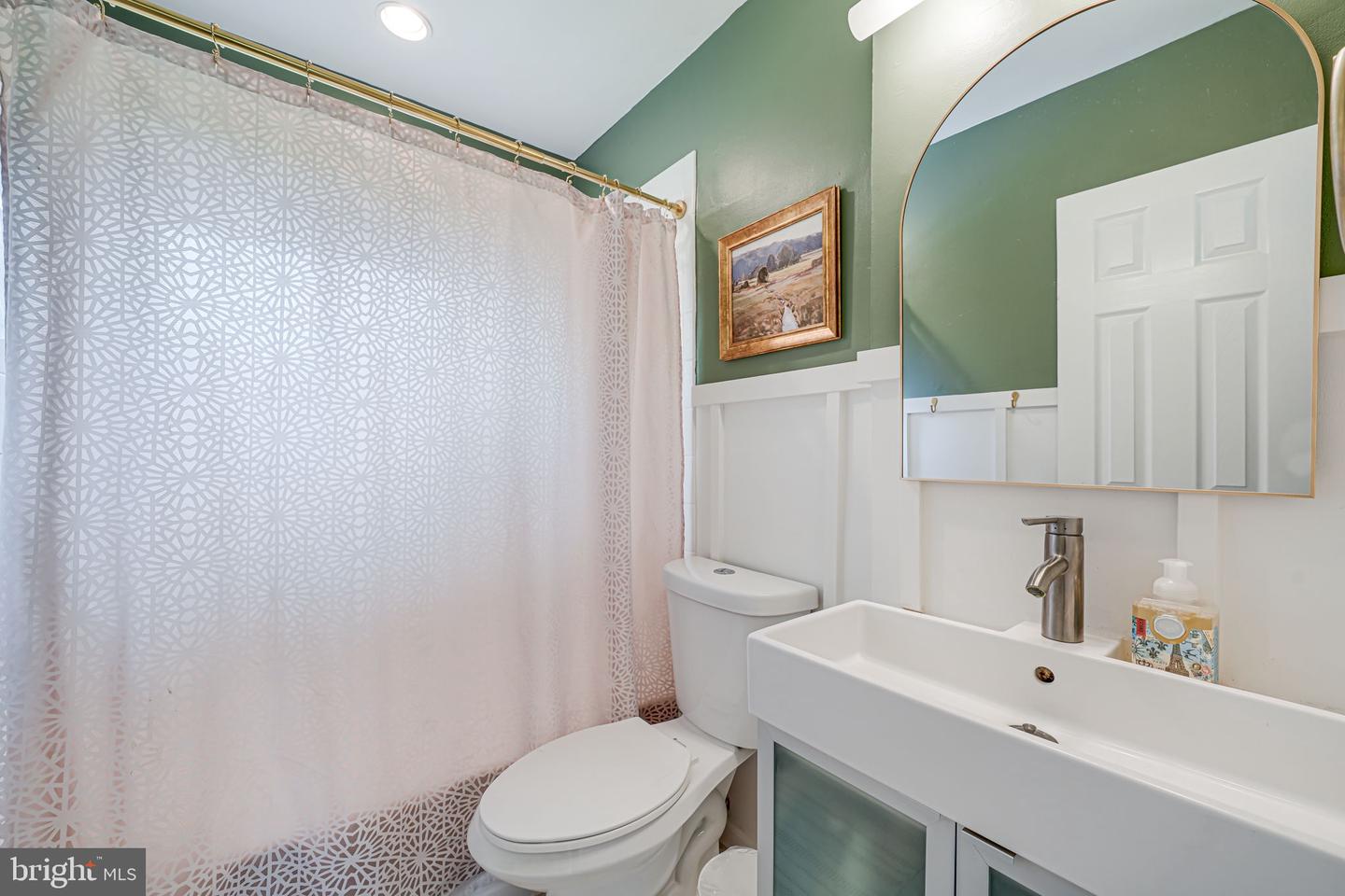 6702 CAVALIER DR, ALEXANDRIA, Virginia 22307, 3 Bedrooms Bedrooms, ,2 BathroomsBathrooms,Residential,For sale,6702 CAVALIER DR,VAFX2235722 MLS # VAFX2235722