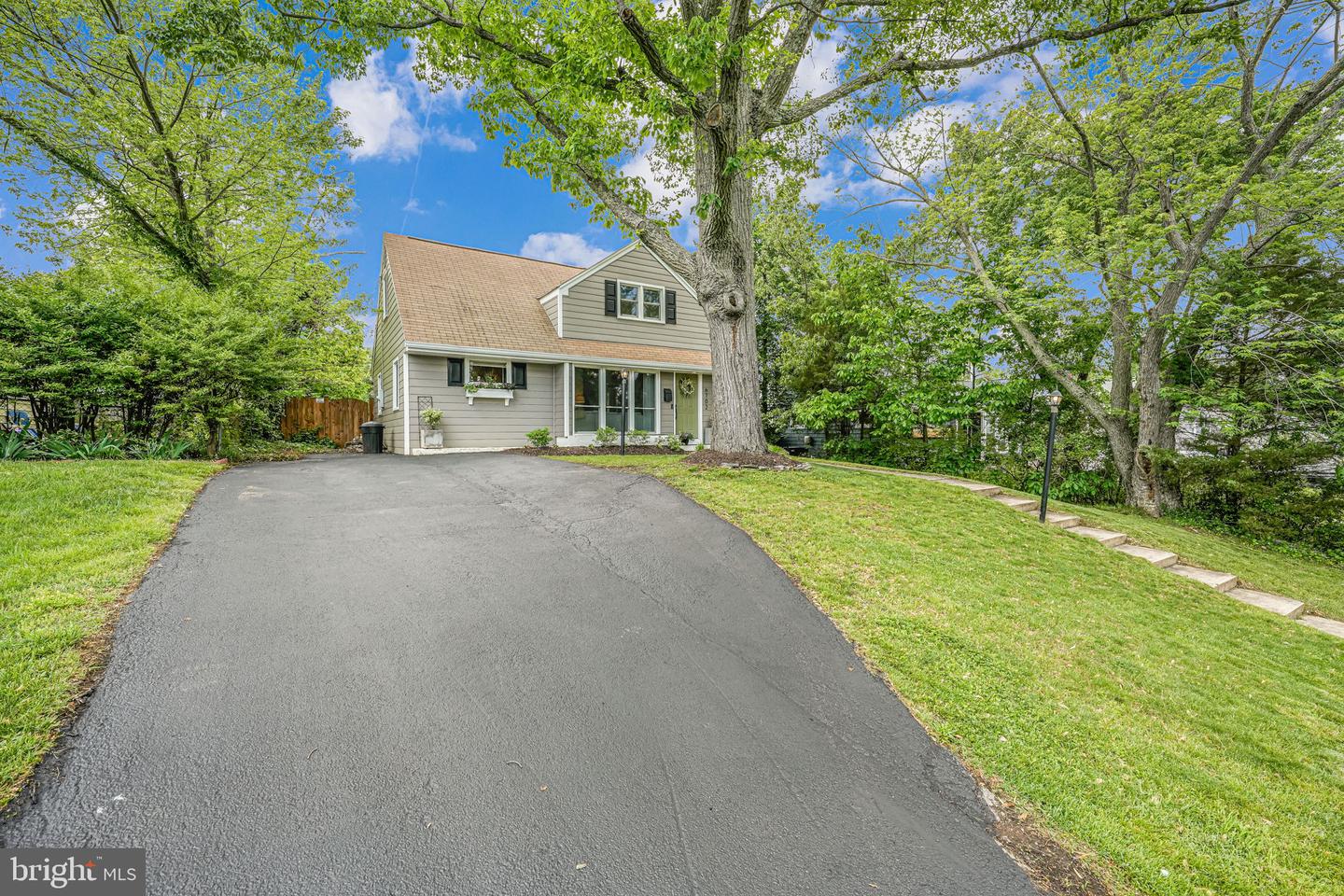 6702 CAVALIER DR, ALEXANDRIA, Virginia 22307, 3 Bedrooms Bedrooms, ,2 BathroomsBathrooms,Residential,For sale,6702 CAVALIER DR,VAFX2235722 MLS # VAFX2235722