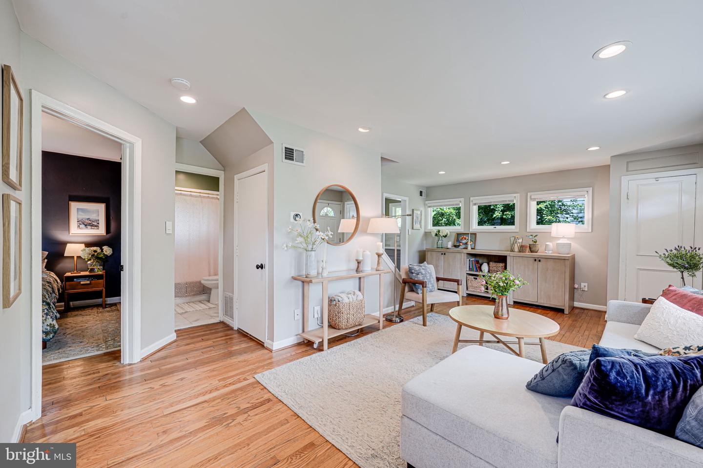 6702 CAVALIER DR, ALEXANDRIA, Virginia 22307, 3 Bedrooms Bedrooms, ,2 BathroomsBathrooms,Residential,For sale,6702 CAVALIER DR,VAFX2235722 MLS # VAFX2235722