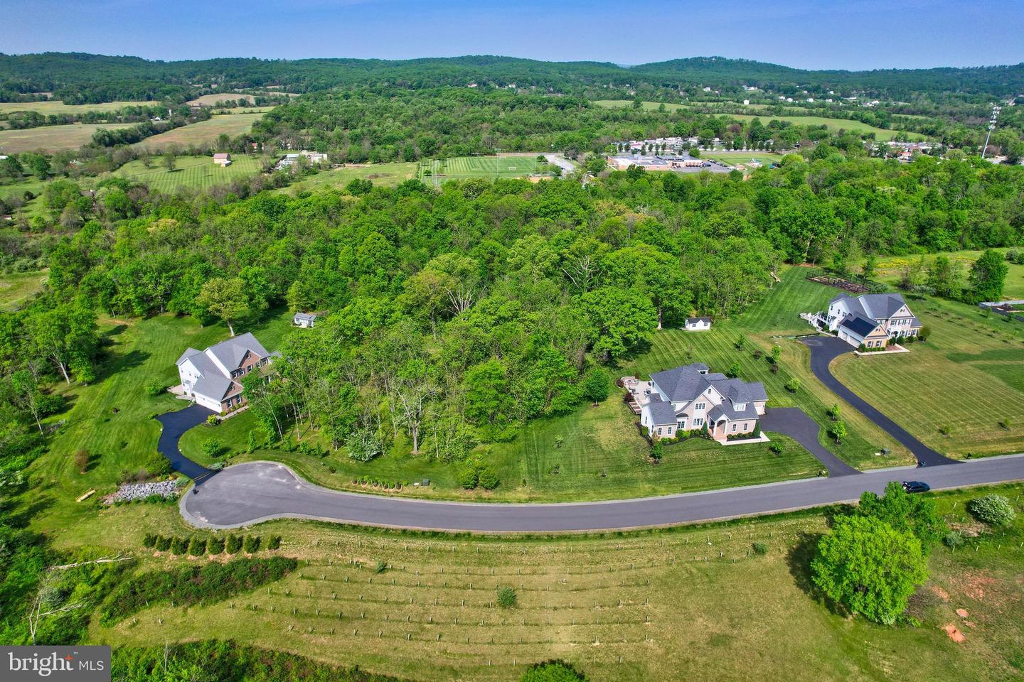 42438 BLACK TALON CT, LEESBURG, Virginia 20176, 5 Bedrooms Bedrooms, ,5 BathroomsBathrooms,Residential,For sale,42438 BLACK TALON CT,VALO2094530 MLS # VALO2094530