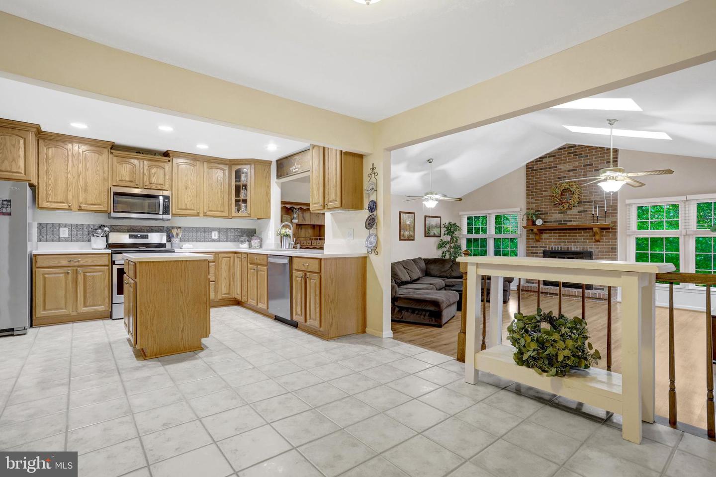 7117 STANCHION LN, BURKE, Virginia 22015, 4 Bedrooms Bedrooms, ,3 BathroomsBathrooms,Residential,For sale,7117 STANCHION LN,VAFX2236104 MLS # VAFX2236104