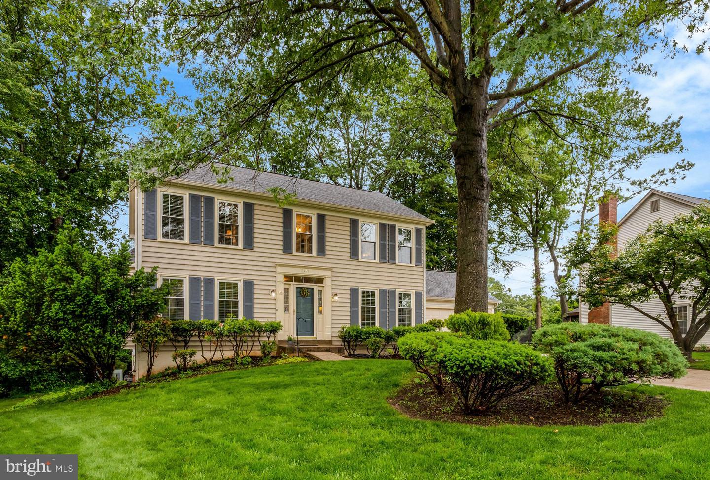 7117 STANCHION LN, BURKE, Virginia 22015, 4 Bedrooms Bedrooms, ,3 BathroomsBathrooms,Residential,For sale,7117 STANCHION LN,VAFX2236104 MLS # VAFX2236104