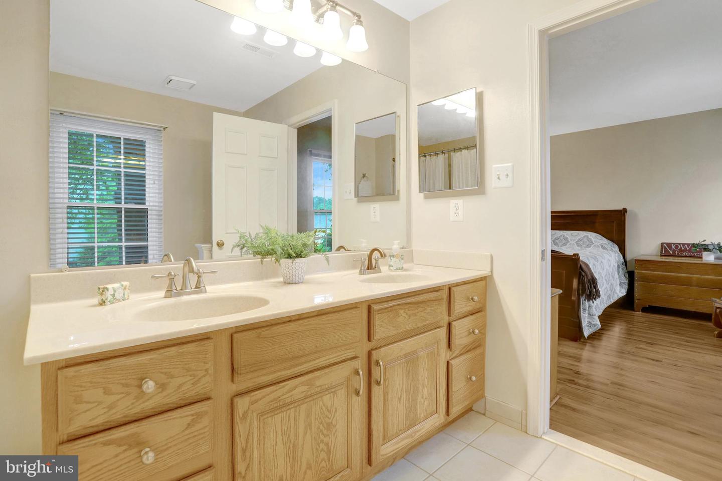 7117 STANCHION LN, BURKE, Virginia 22015, 4 Bedrooms Bedrooms, ,3 BathroomsBathrooms,Residential,For sale,7117 STANCHION LN,VAFX2236104 MLS # VAFX2236104