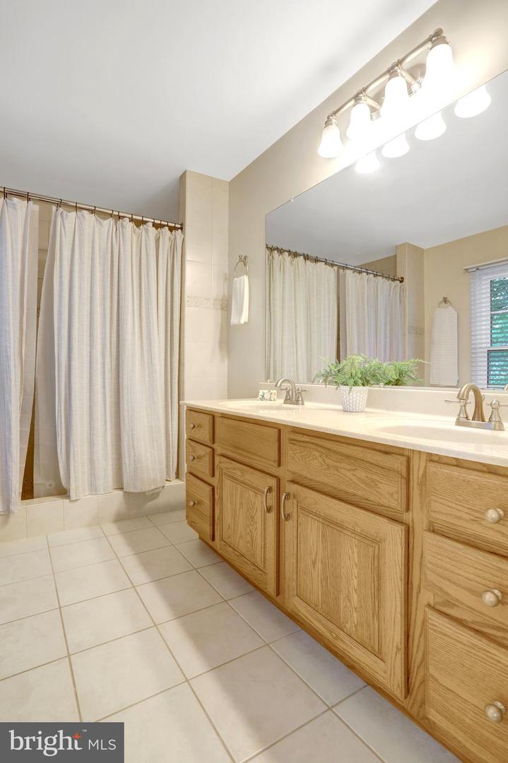 7117 STANCHION LN, BURKE, Virginia 22015, 4 Bedrooms Bedrooms, ,3 BathroomsBathrooms,Residential,For sale,7117 STANCHION LN,VAFX2236104 MLS # VAFX2236104
