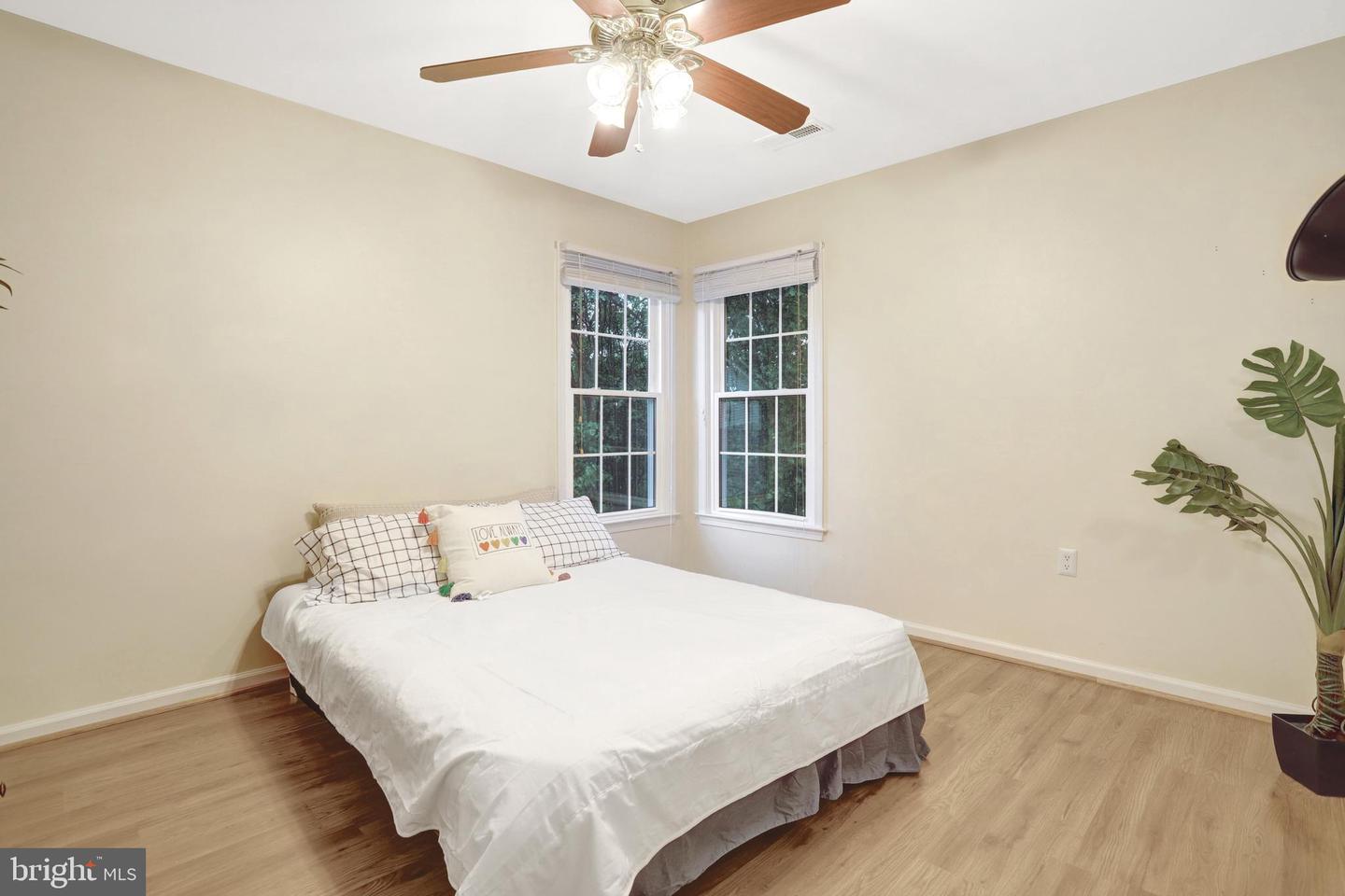 7117 STANCHION LN, BURKE, Virginia 22015, 4 Bedrooms Bedrooms, ,3 BathroomsBathrooms,Residential,For sale,7117 STANCHION LN,VAFX2236104 MLS # VAFX2236104