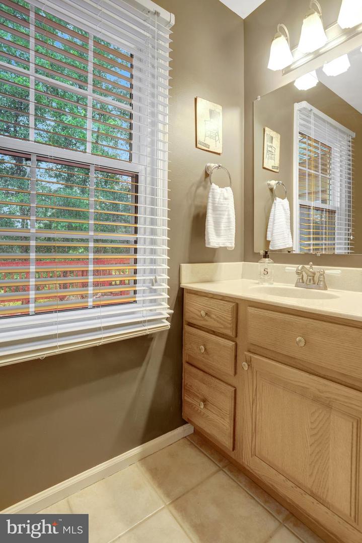 7117 STANCHION LN, BURKE, Virginia 22015, 4 Bedrooms Bedrooms, ,3 BathroomsBathrooms,Residential,For sale,7117 STANCHION LN,VAFX2236104 MLS # VAFX2236104