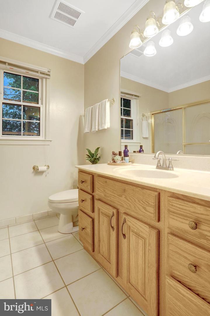 7117 STANCHION LN, BURKE, Virginia 22015, 4 Bedrooms Bedrooms, ,3 BathroomsBathrooms,Residential,For sale,7117 STANCHION LN,VAFX2236104 MLS # VAFX2236104