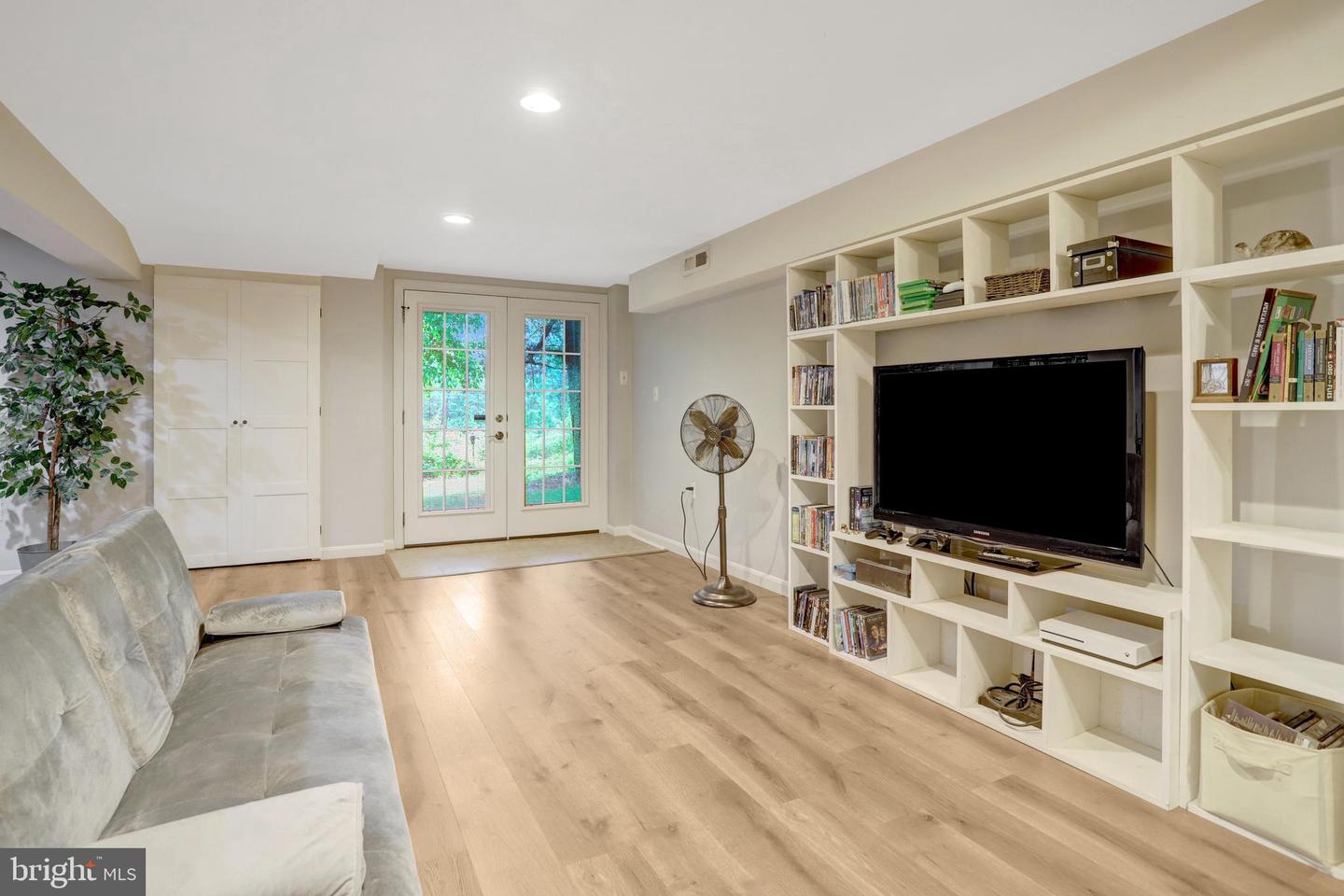 7117 STANCHION LN, BURKE, Virginia 22015, 4 Bedrooms Bedrooms, ,3 BathroomsBathrooms,Residential,For sale,7117 STANCHION LN,VAFX2236104 MLS # VAFX2236104