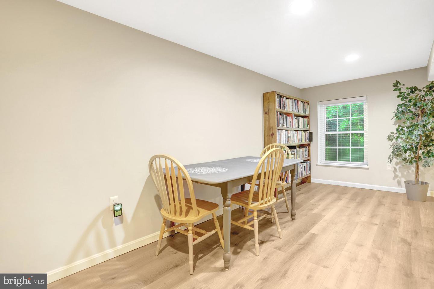 7117 STANCHION LN, BURKE, Virginia 22015, 4 Bedrooms Bedrooms, ,3 BathroomsBathrooms,Residential,For sale,7117 STANCHION LN,VAFX2236104 MLS # VAFX2236104
