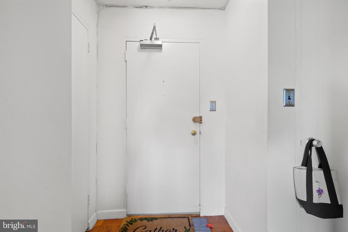 3000 SPOUT RUN PKWY #A609, ARLINGTON, Virginia 22201, 1 Bedroom Bedrooms, ,1 BathroomBathrooms,Residential,For sale,3000 SPOUT RUN PKWY #A609,VAAR2056450 MLS # VAAR2056450