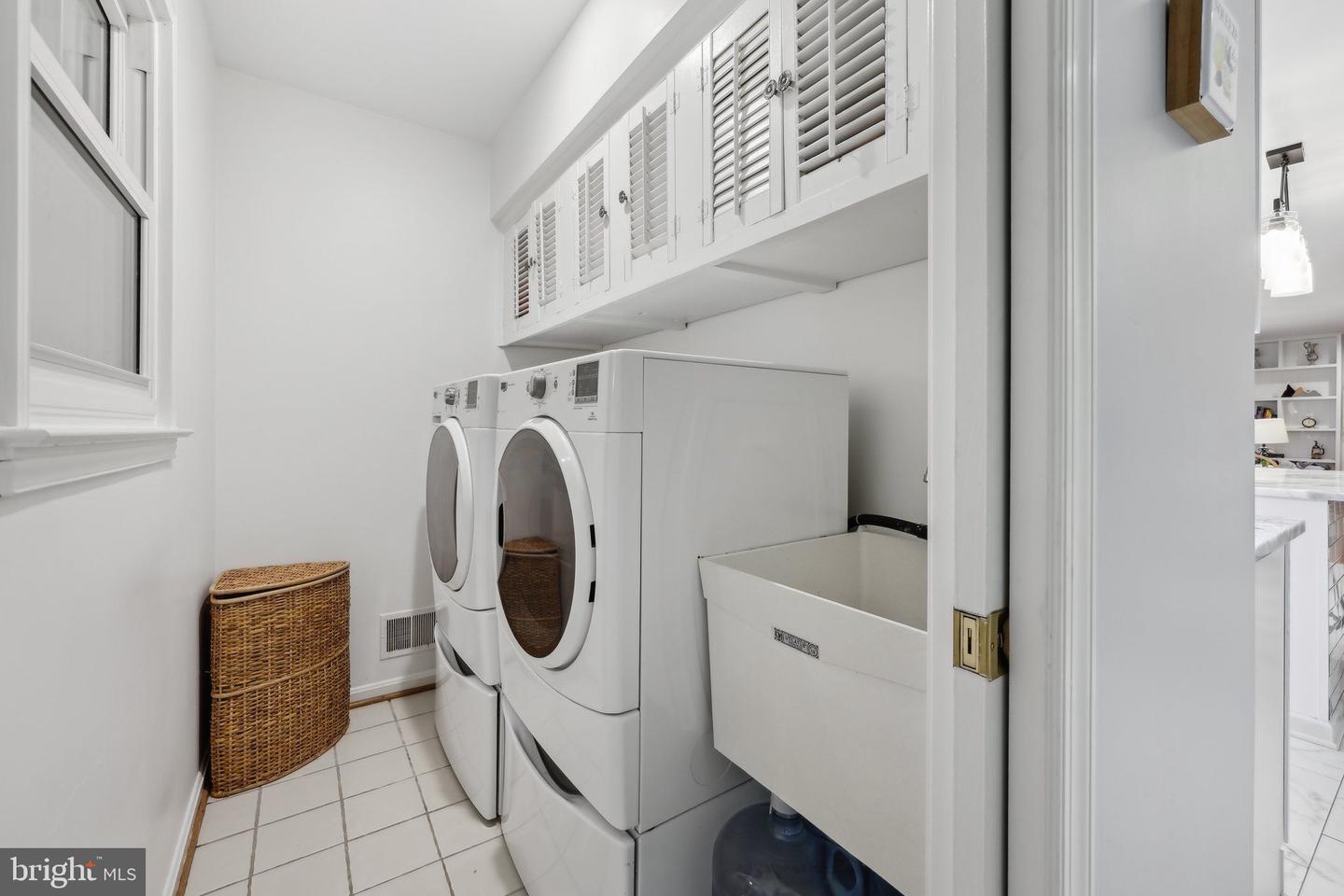8600 GATESHEAD RD, ALEXANDRIA, Virginia 22309, 4 Bedrooms Bedrooms, ,3 BathroomsBathrooms,Residential,For sale,8600 GATESHEAD RD,VAFX2236348 MLS # VAFX2236348