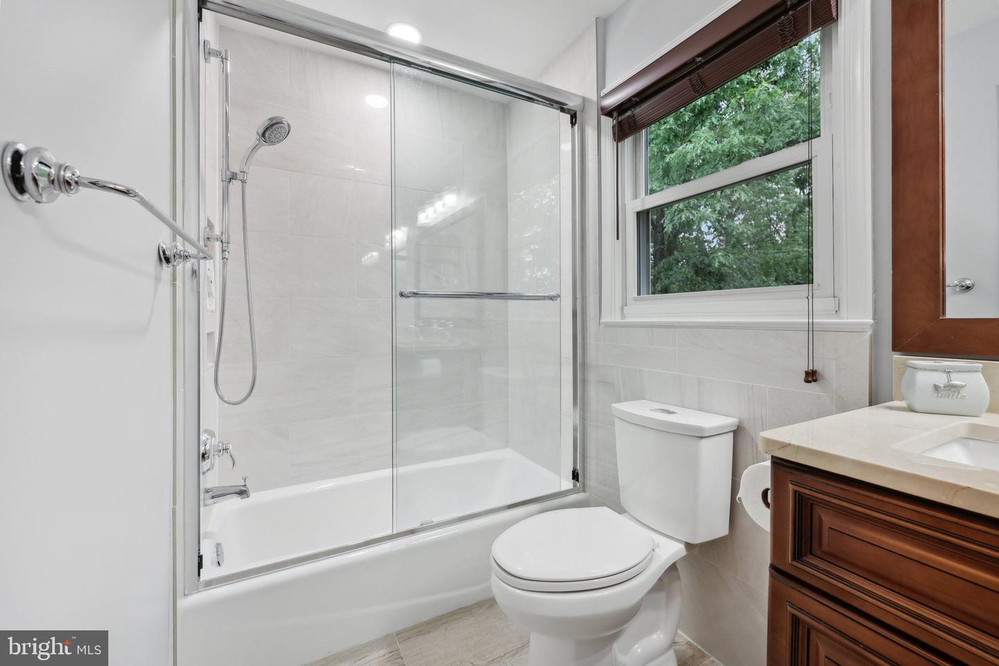 8600 GATESHEAD RD, ALEXANDRIA, Virginia 22309, 4 Bedrooms Bedrooms, ,3 BathroomsBathrooms,Residential,For sale,8600 GATESHEAD RD,VAFX2236348 MLS # VAFX2236348