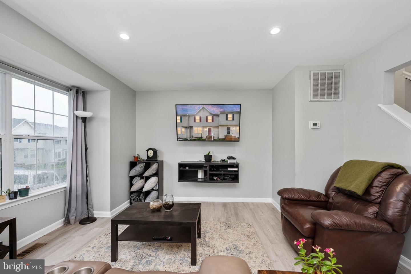 902 KINGS CREST DR, STAFFORD, Virginia 22554, 3 Bedrooms Bedrooms, ,3 BathroomsBathrooms,Residential,For sale,902 KINGS CREST DR,VAST2038176 MLS # VAST2038176