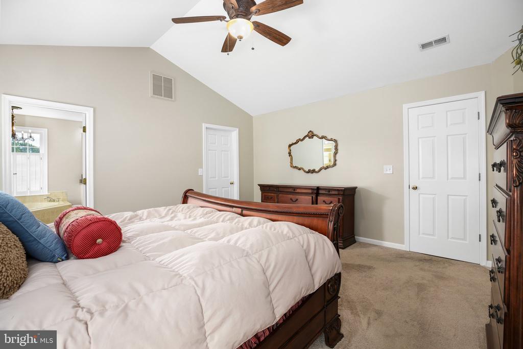 6101 W MELODY CT, FREDERICKSBURG, Virginia 22407, 4 Bedrooms Bedrooms, ,3 BathroomsBathrooms,Residential,6101 W MELODY CT,VASP2033082 MLS # VASP2033082