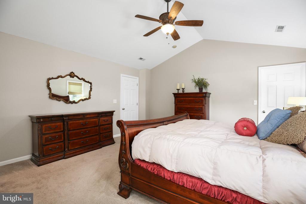 6101 W MELODY CT, FREDERICKSBURG, Virginia 22407, 4 Bedrooms Bedrooms, ,3 BathroomsBathrooms,Residential,6101 W MELODY CT,VASP2033082 MLS # VASP2033082