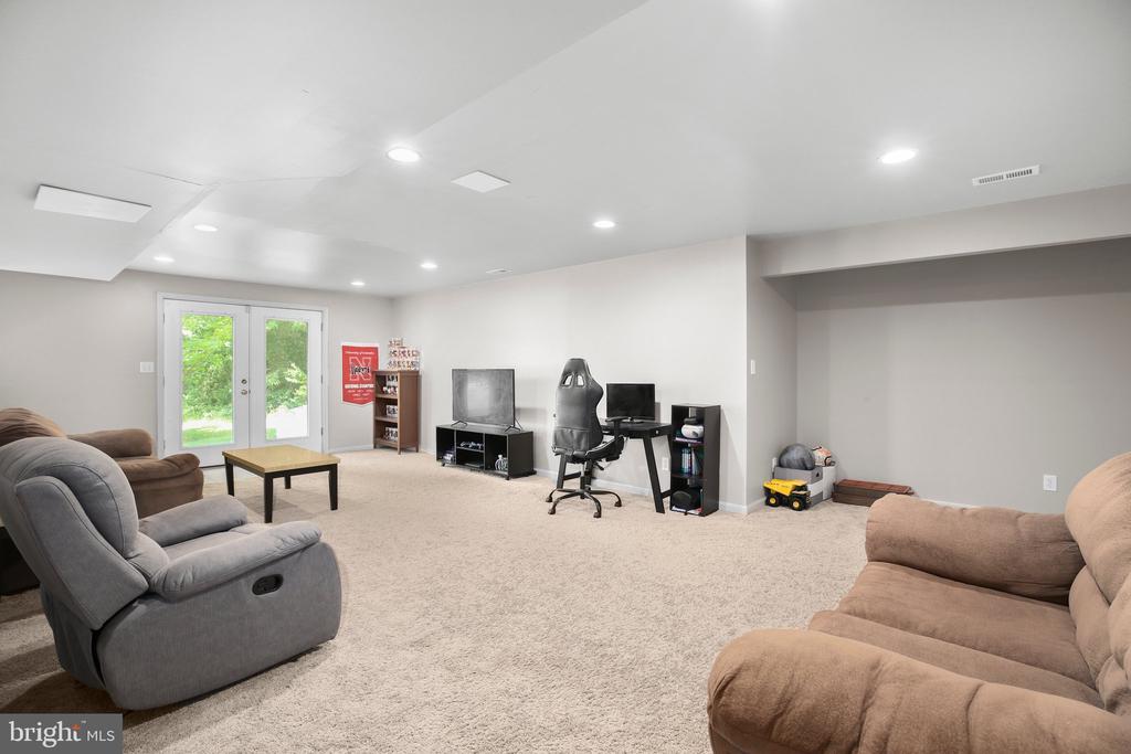 12004 KINGSWOOD BLVD, FREDERICKSBURG, Virginia 22408, 5 Bedrooms Bedrooms, ,3 BathroomsBathrooms,Residential,12004 KINGSWOOD BLVD,VASP2033152 MLS # VASP2033152