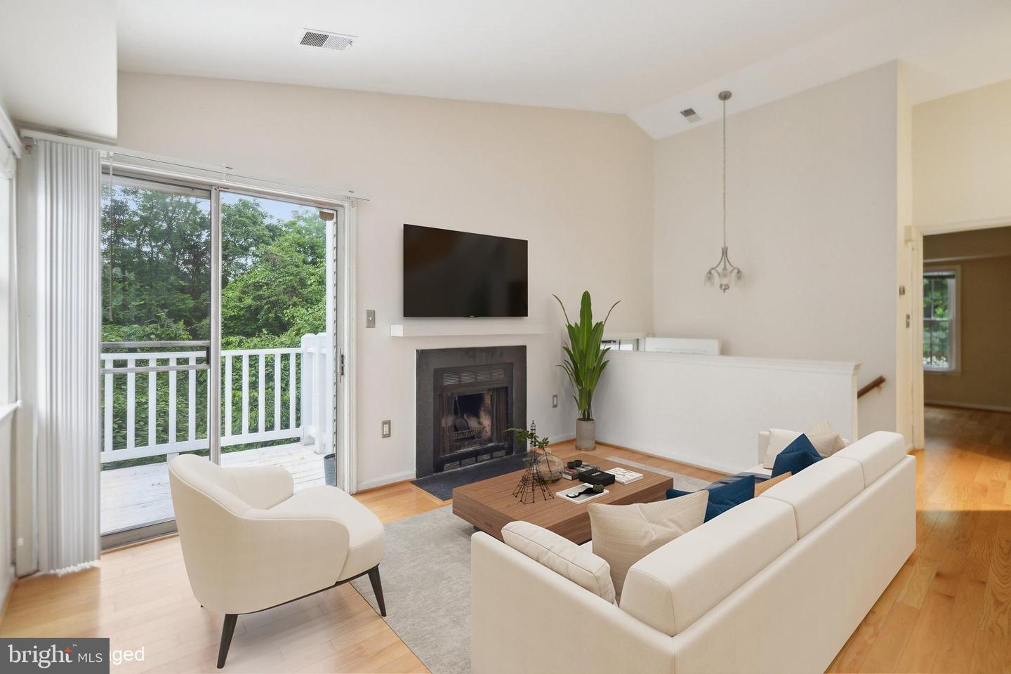 2921-F S WOODLEY ST, ARLINGTON, Virginia 22206, 2 Bedrooms Bedrooms, ,1 BathroomBathrooms,Residential,For sale,2921-F S WOODLEY ST,VAAR2056874 MLS # VAAR2056874