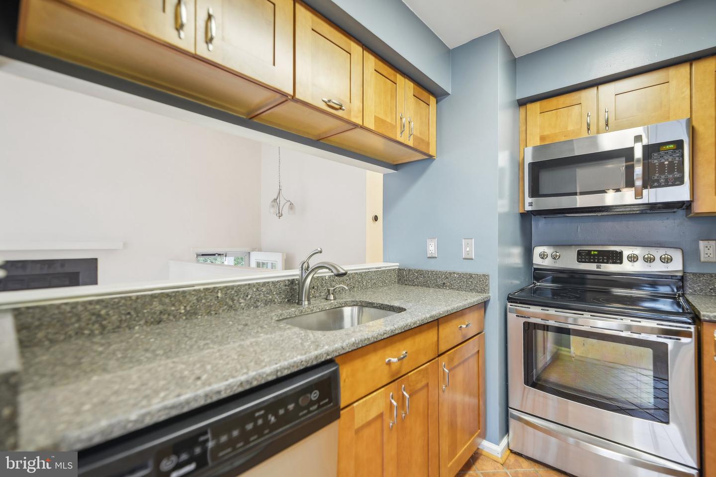 2921-F S WOODLEY ST, ARLINGTON, Virginia 22206, 2 Bedrooms Bedrooms, ,1 BathroomBathrooms,Residential,For sale,2921-F S WOODLEY ST,VAAR2056874 MLS # VAAR2056874