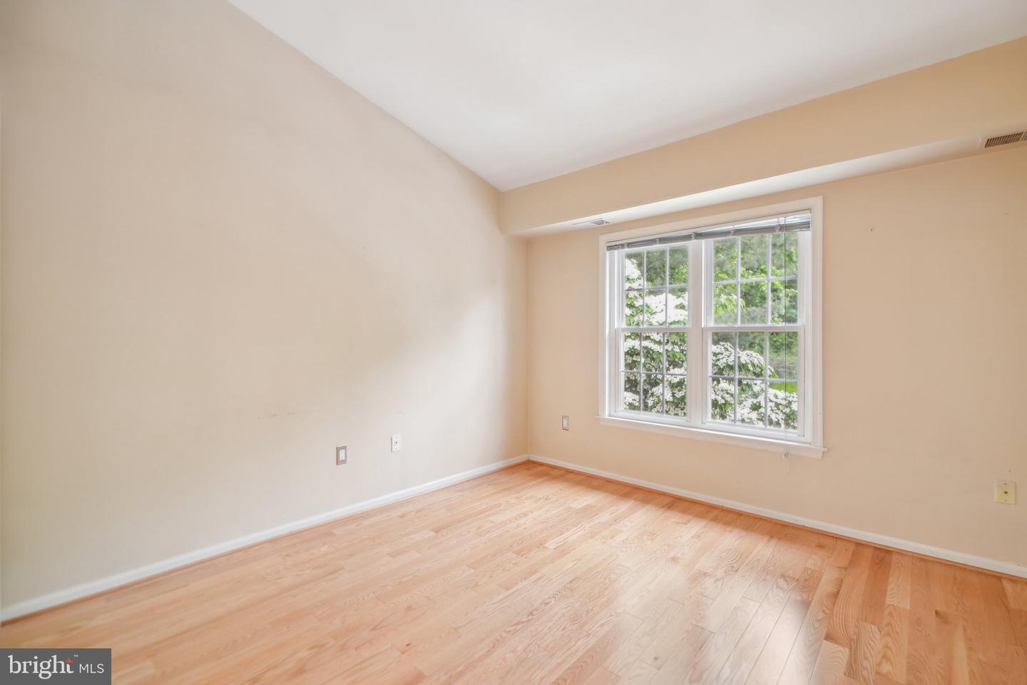 2921-F S WOODLEY ST, ARLINGTON, Virginia 22206, 2 Bedrooms Bedrooms, ,1 BathroomBathrooms,Residential,For sale,2921-F S WOODLEY ST,VAAR2056874 MLS # VAAR2056874