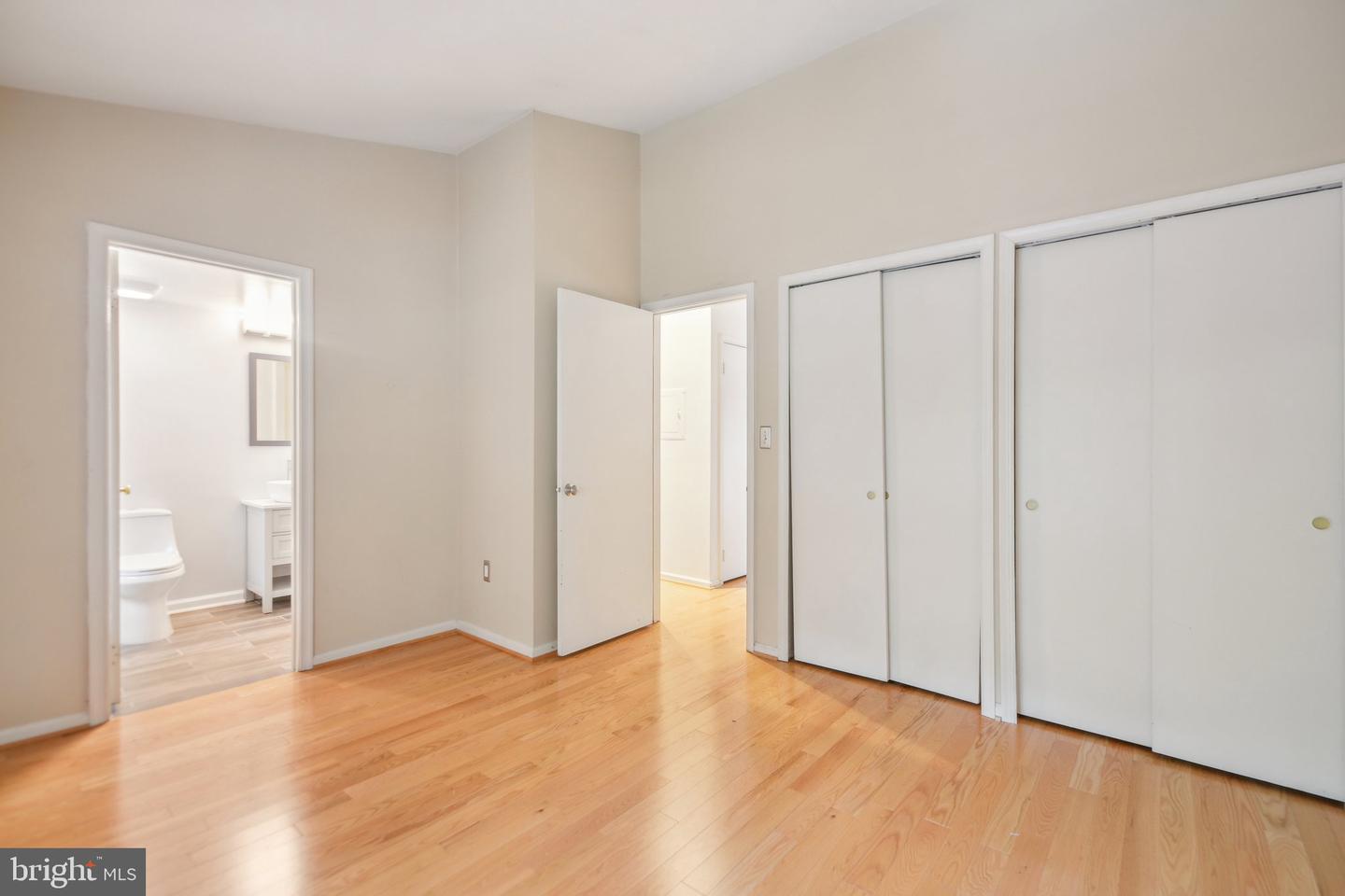2921-F S WOODLEY ST, ARLINGTON, Virginia 22206, 2 Bedrooms Bedrooms, ,1 BathroomBathrooms,Residential,For sale,2921-F S WOODLEY ST,VAAR2056874 MLS # VAAR2056874