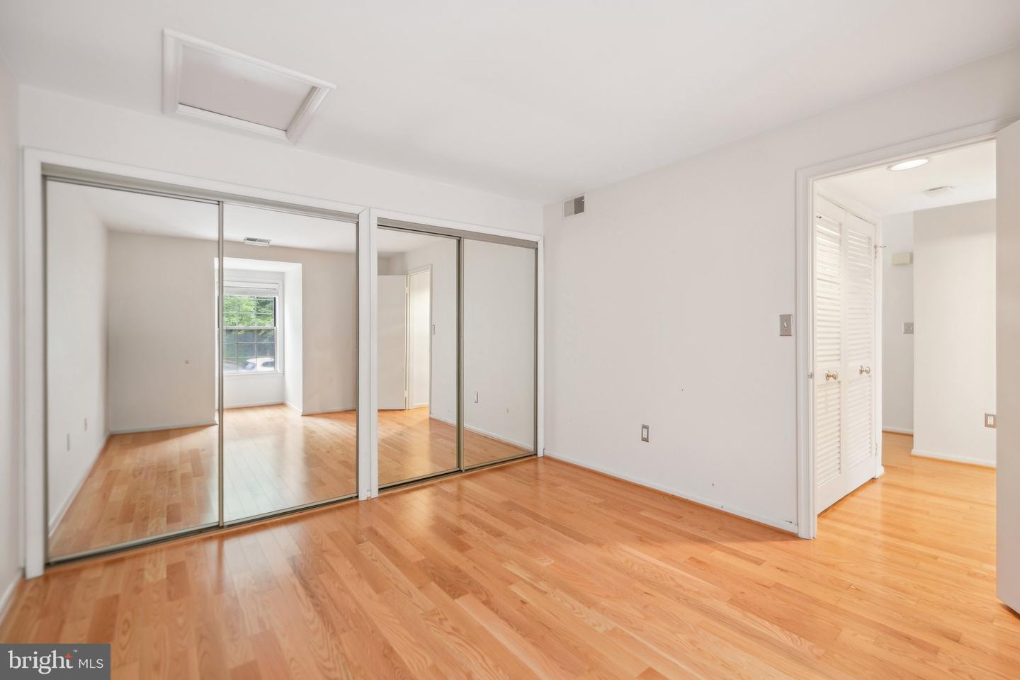 2921-F S WOODLEY ST, ARLINGTON, Virginia 22206, 2 Bedrooms Bedrooms, ,1 BathroomBathrooms,Residential,For sale,2921-F S WOODLEY ST,VAAR2056874 MLS # VAAR2056874