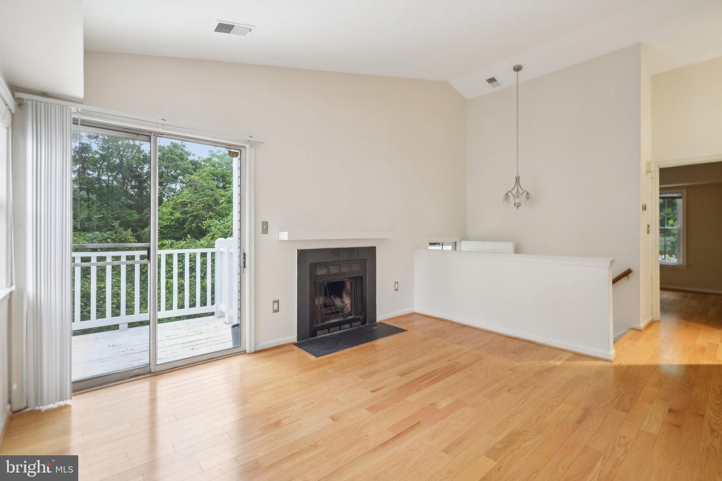 2921-F S WOODLEY ST, ARLINGTON, Virginia 22206, 2 Bedrooms Bedrooms, ,1 BathroomBathrooms,Residential,For sale,2921-F S WOODLEY ST,VAAR2056874 MLS # VAAR2056874